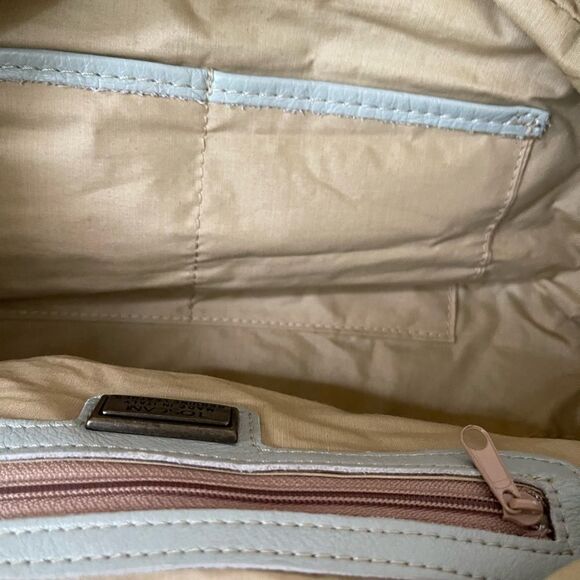 Toscani made in Italy leather pale green shoulder bag rustic gold tone H… - Picture 10 of 12